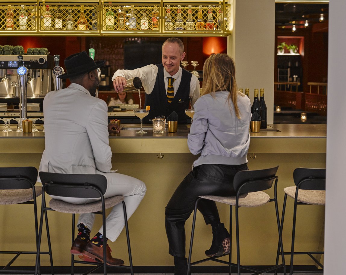 EDEN HOTEL AMSTERDAM_CENTRE_STAGE_BAR_001_LR.jpg