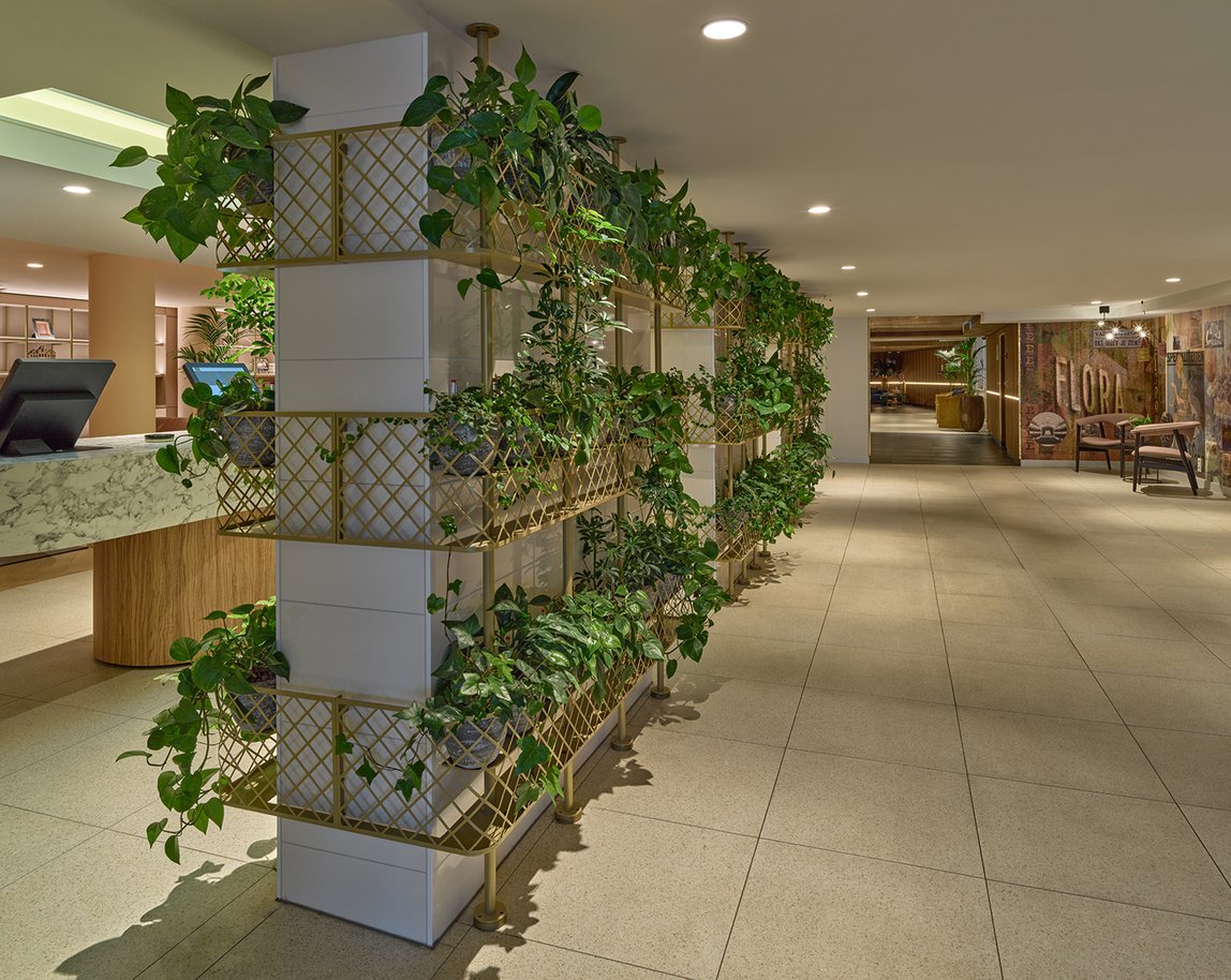 EDEN HOTEL AMSTERDAM_ENTRANCE_001_LR.jpg